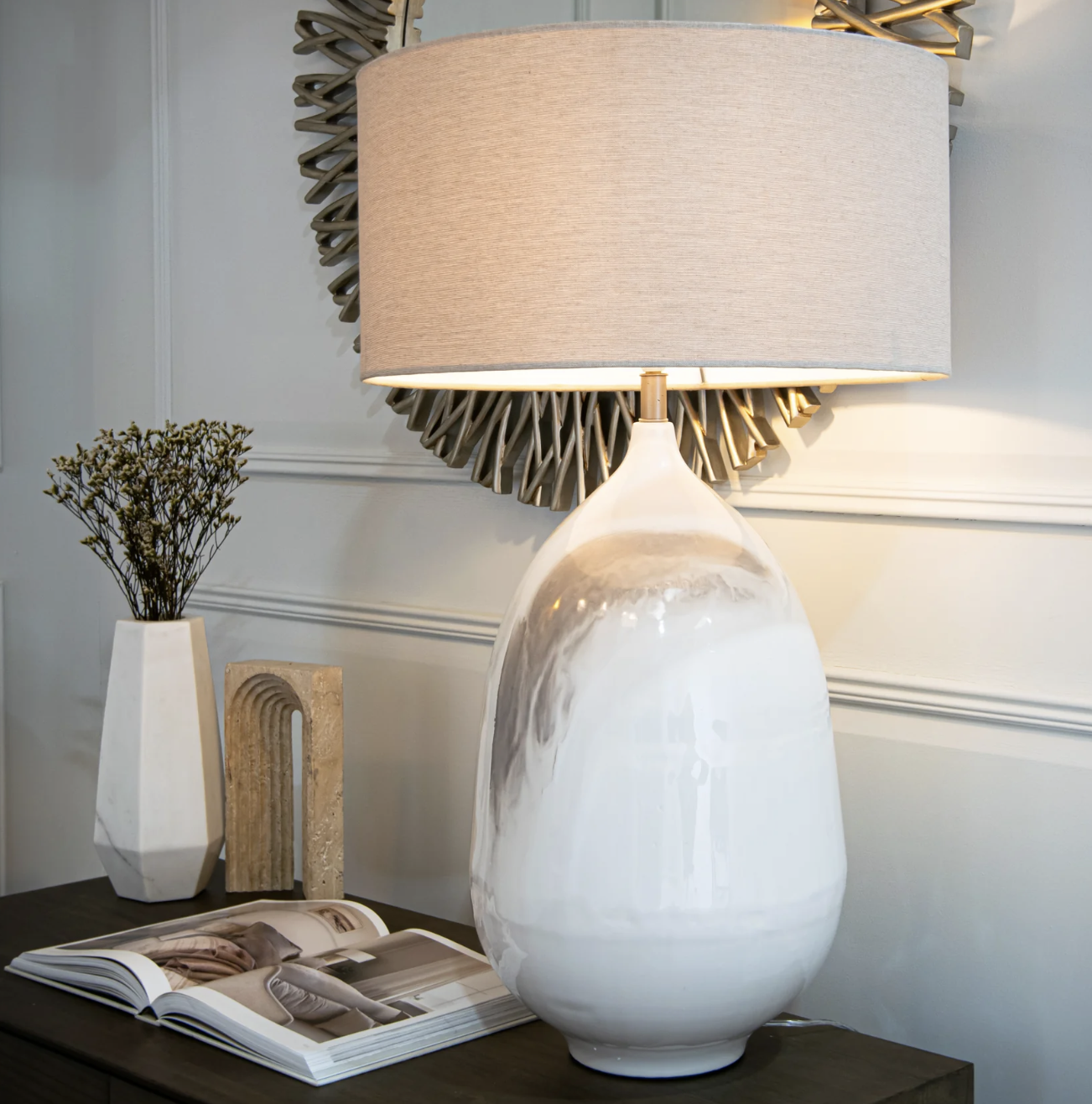 RV_ASTLEY_FEATHER_LAMP_01.png