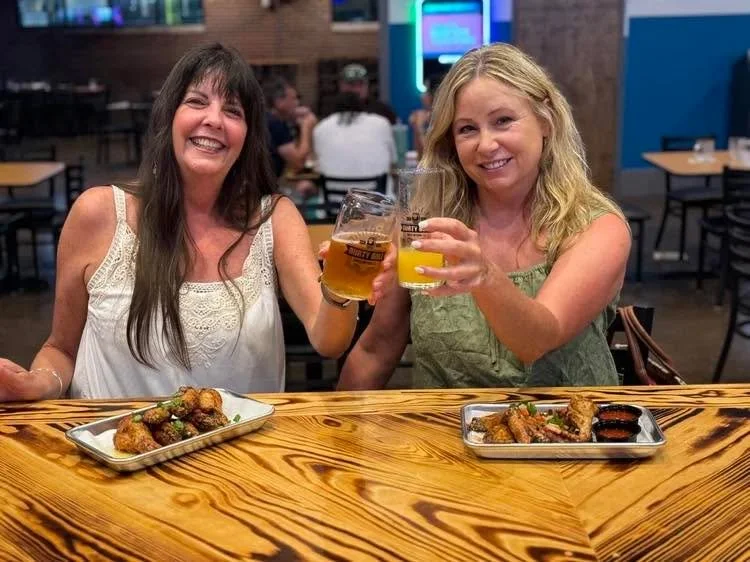 Cheers! 🍻 It&rsquo;s Jukebox Bingo night with Baxter&rsquo;s DJ starting at 7.
Beer pitcher specials all night long!