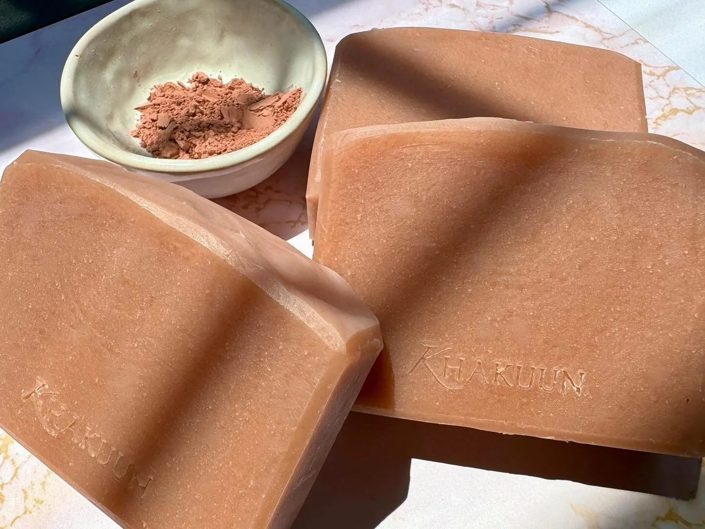 MAHOGANY .... made with Kaolin Rose 🌹 Clay, gently removes excessive oil, draws toxins and impurities, tightens the skin and shrinks the appearance of large pores; leaving your skin feeling smooth, healthy, and refreshed.🌿

Have your tried out soap