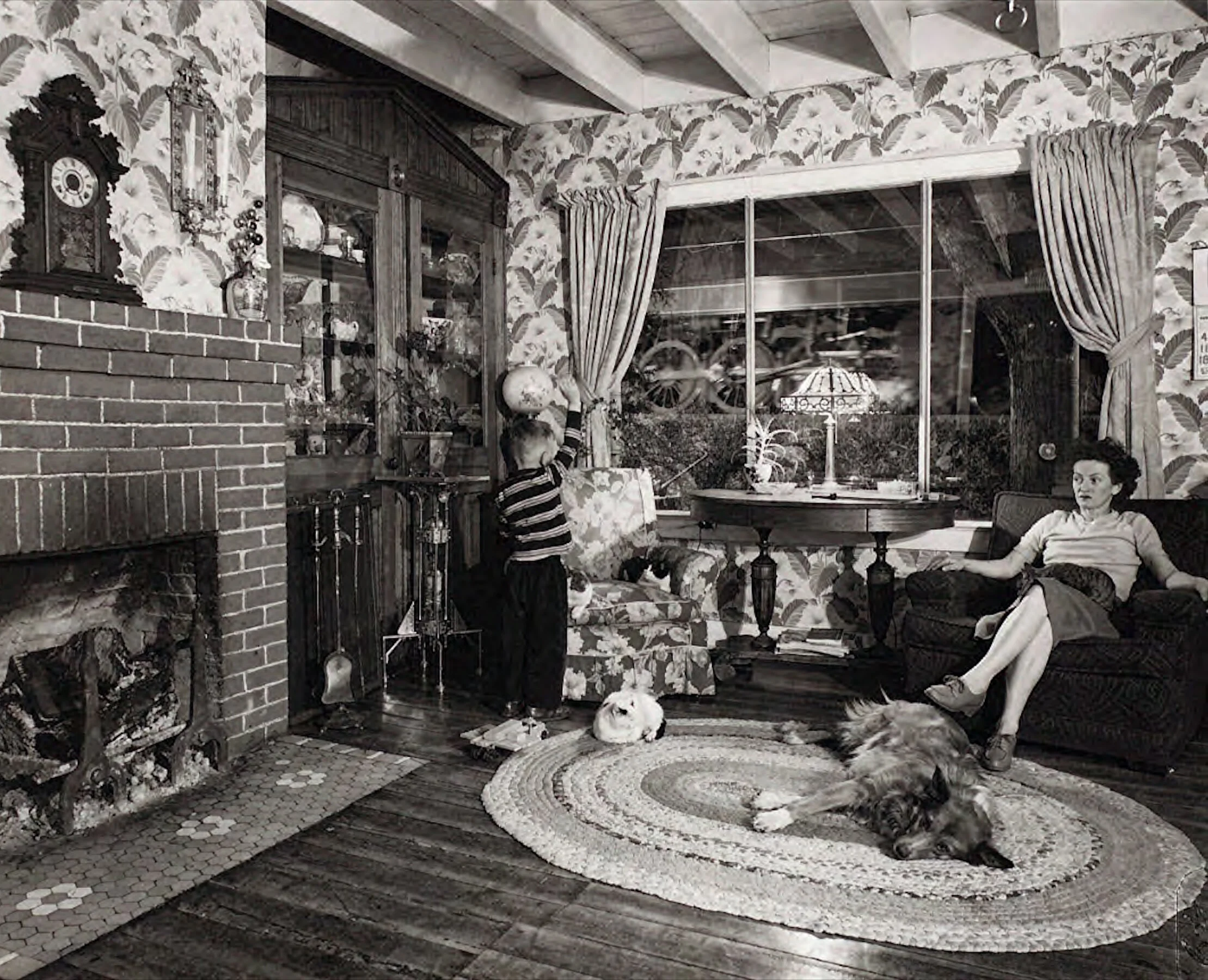 3.Link, Hester Fringer's Living Room.jpg