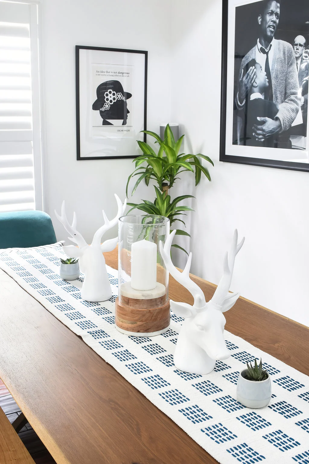 DiningTableDetail.jpg