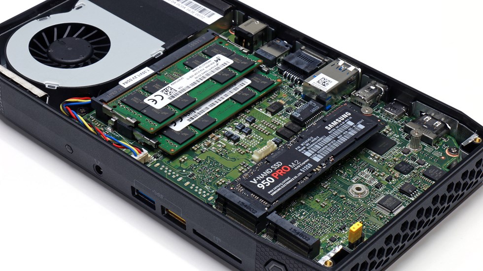Courtesy of HotHadrware this what a completed system looks like adding more value to this PC, pricey value that is