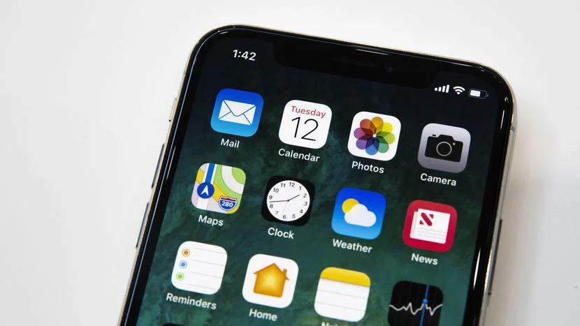 apple-091217-iphone-x-4120.jpg