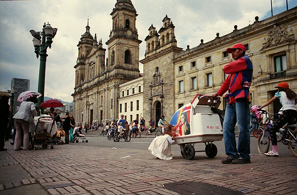 Bogota-Street-scene-Stacey-Viera