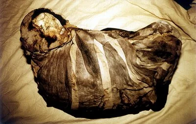 Juanita, a frozen child sacrifice, before she was unwrapped. Image courtesy The Colca Specialist.