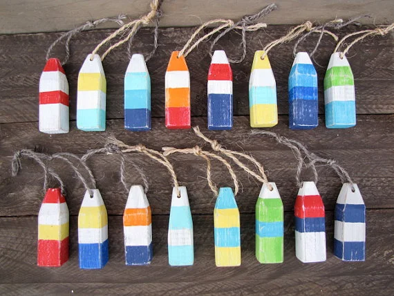 christmas-tree-ornaments-buoy