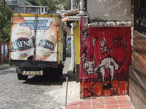 guapulo-graffiti-cat-pilsener-truck