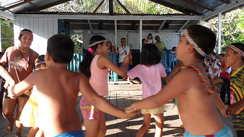 kambeba-tribe-brazil-dance