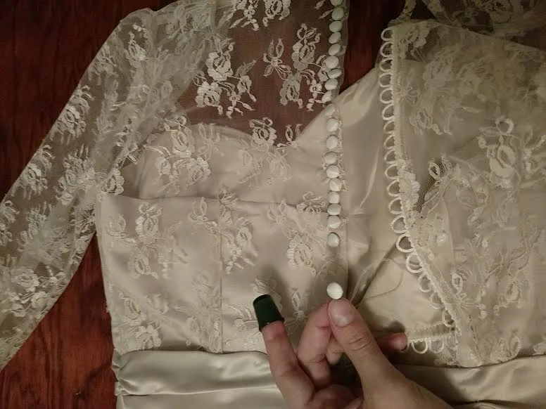 Last touches, adding the buttons to center back