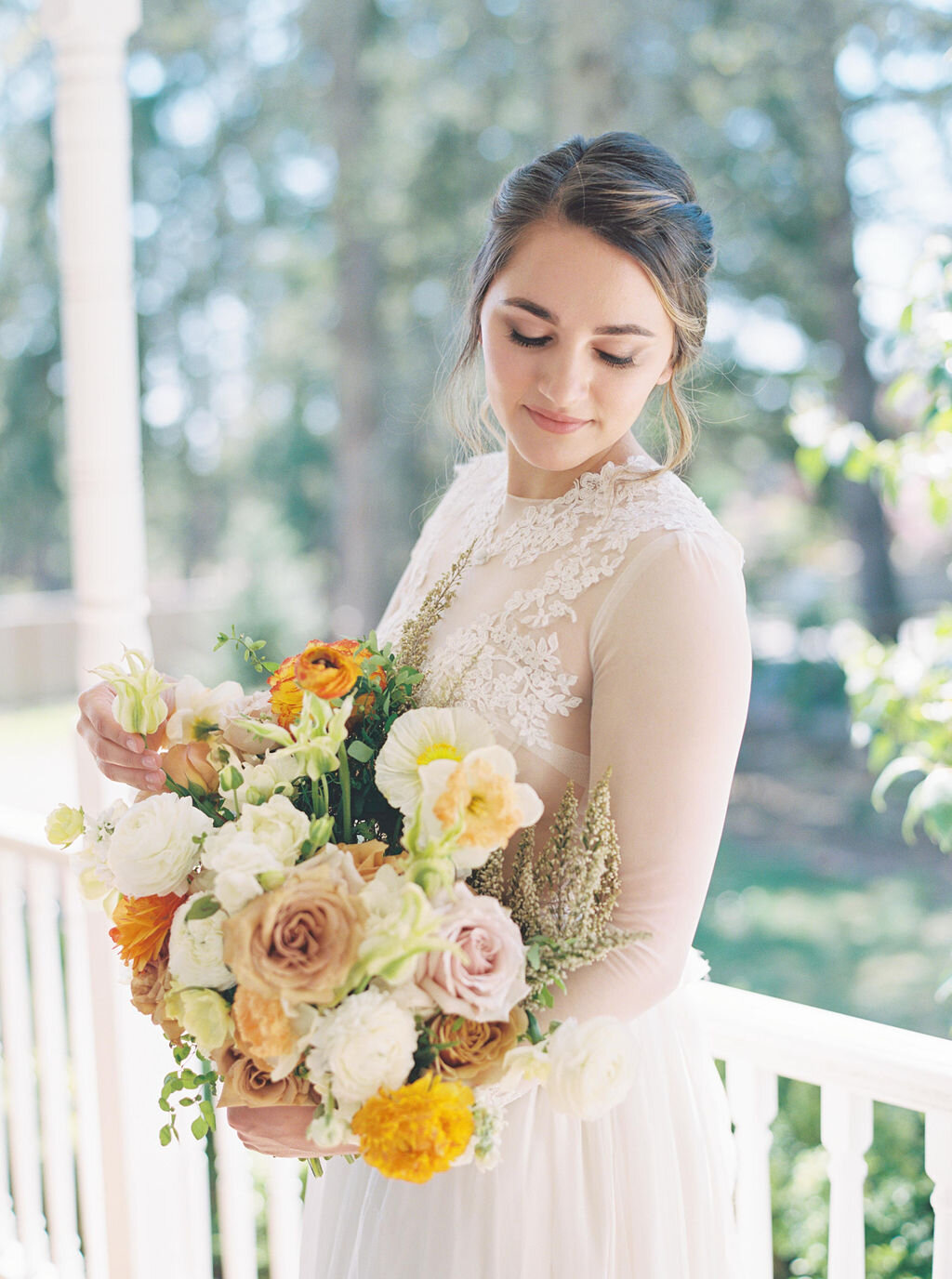 romantic-yellow-wedding-ideas-Kendra-Cates-Photography-01.jpeg