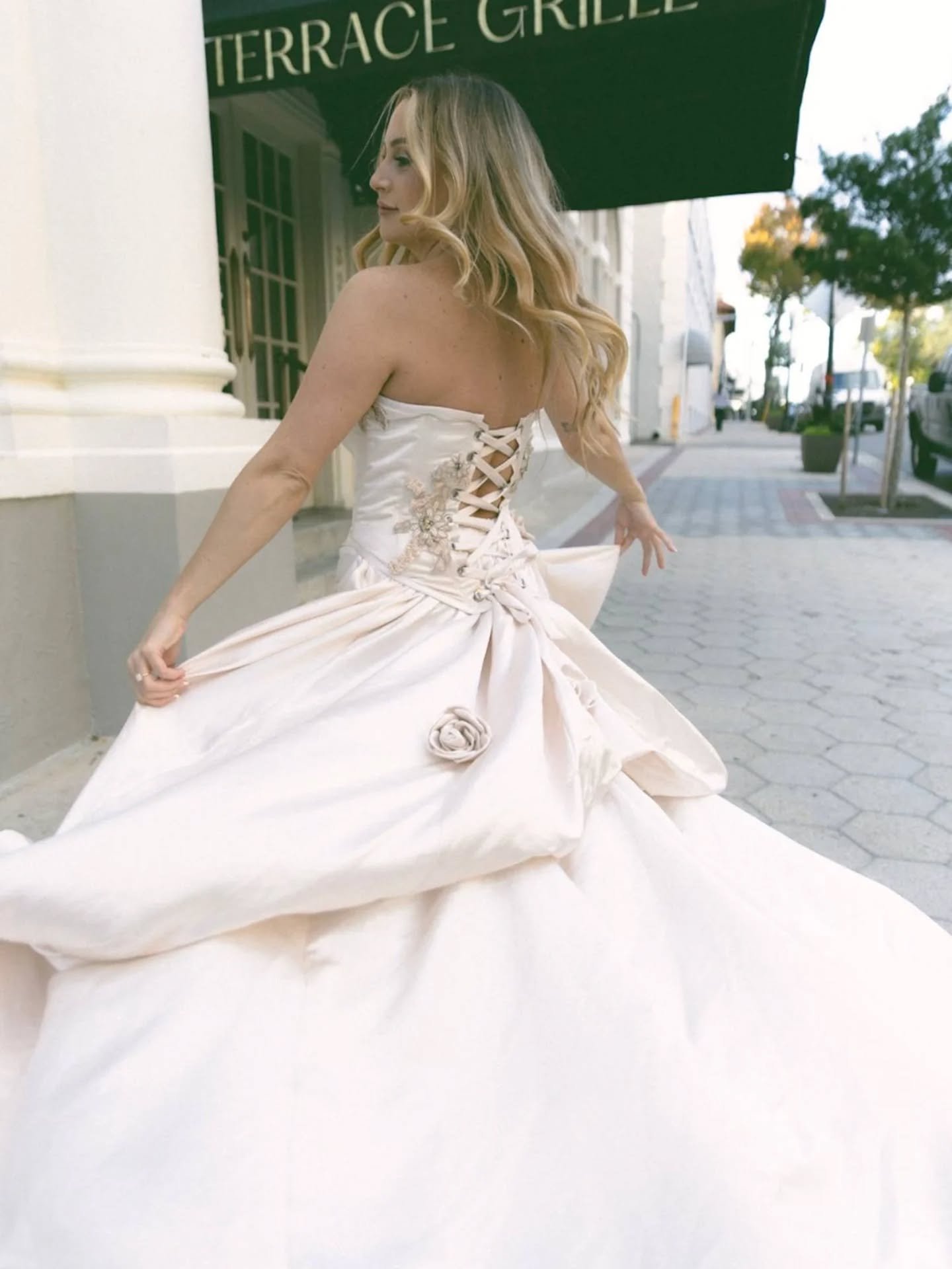 New photos of a refurbished bridal gown on the blog. 

Photos 📸@sydneymichelle_photography 
#desireemariedesign #vintagegownredesign