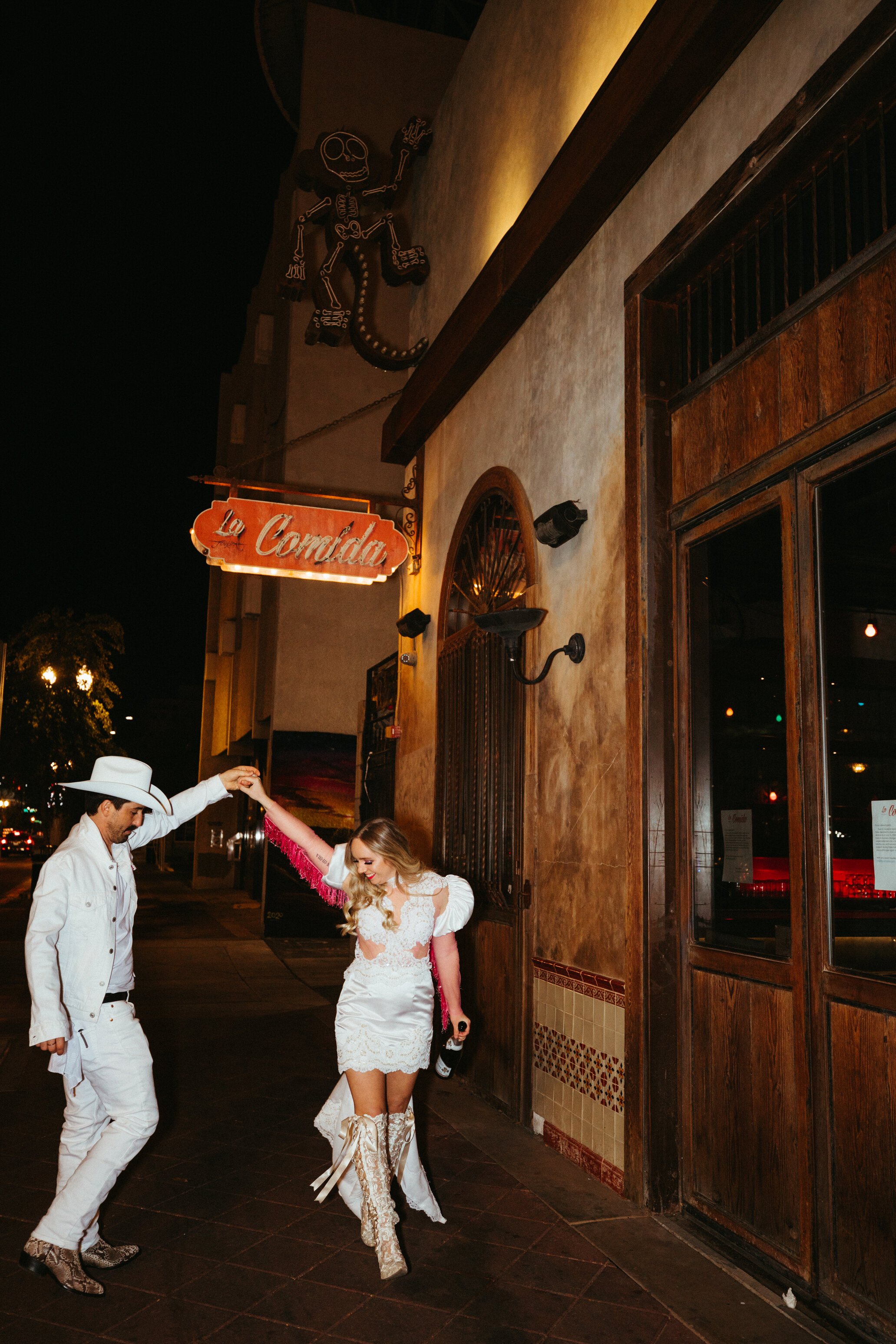 rsz_neon-lights-las-vegas-elopement-1086.jpg