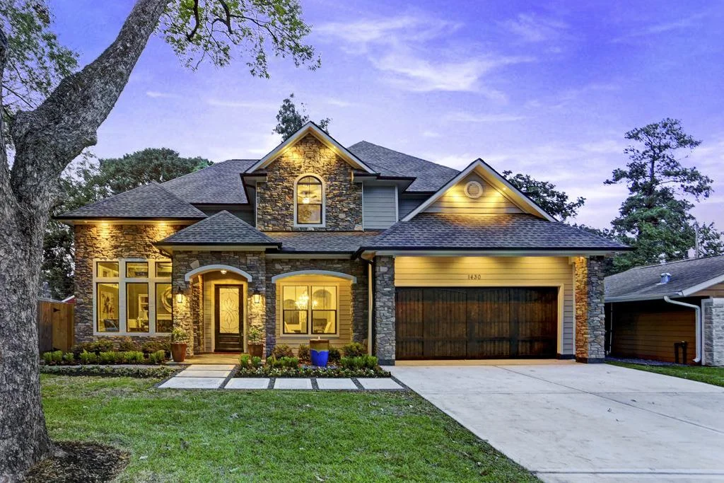 1430 Woodcrest- front of house .jpg