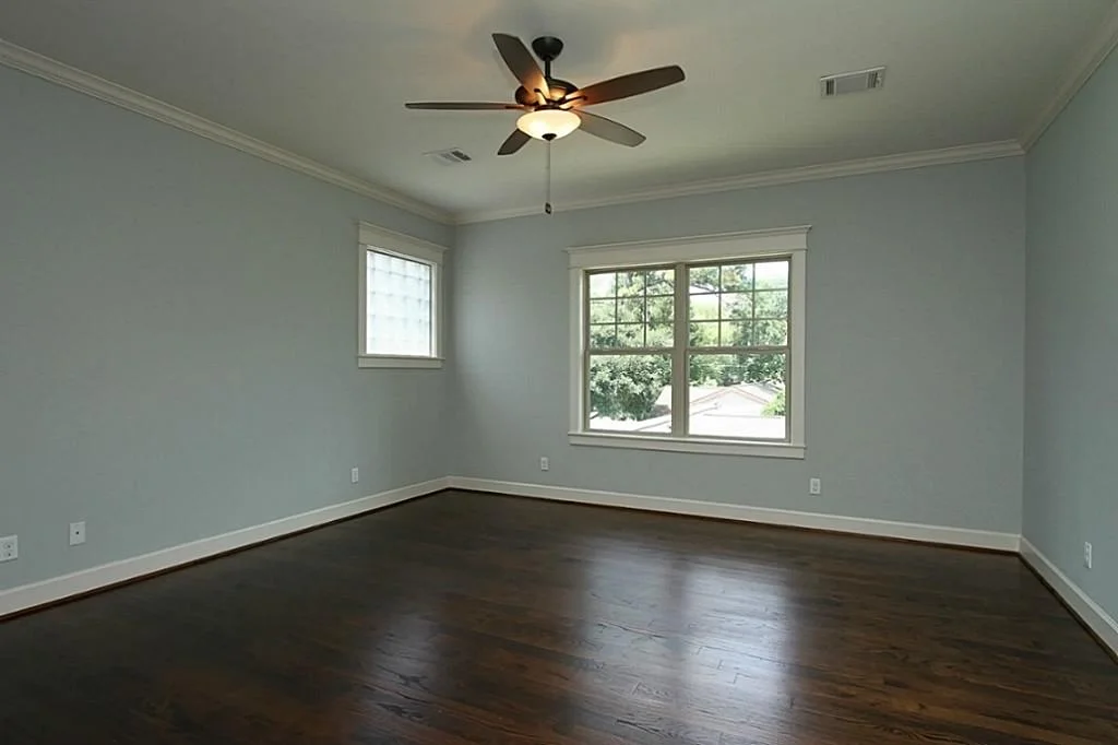 1918 Chippendale -upstairs bedroom 2 .jpg