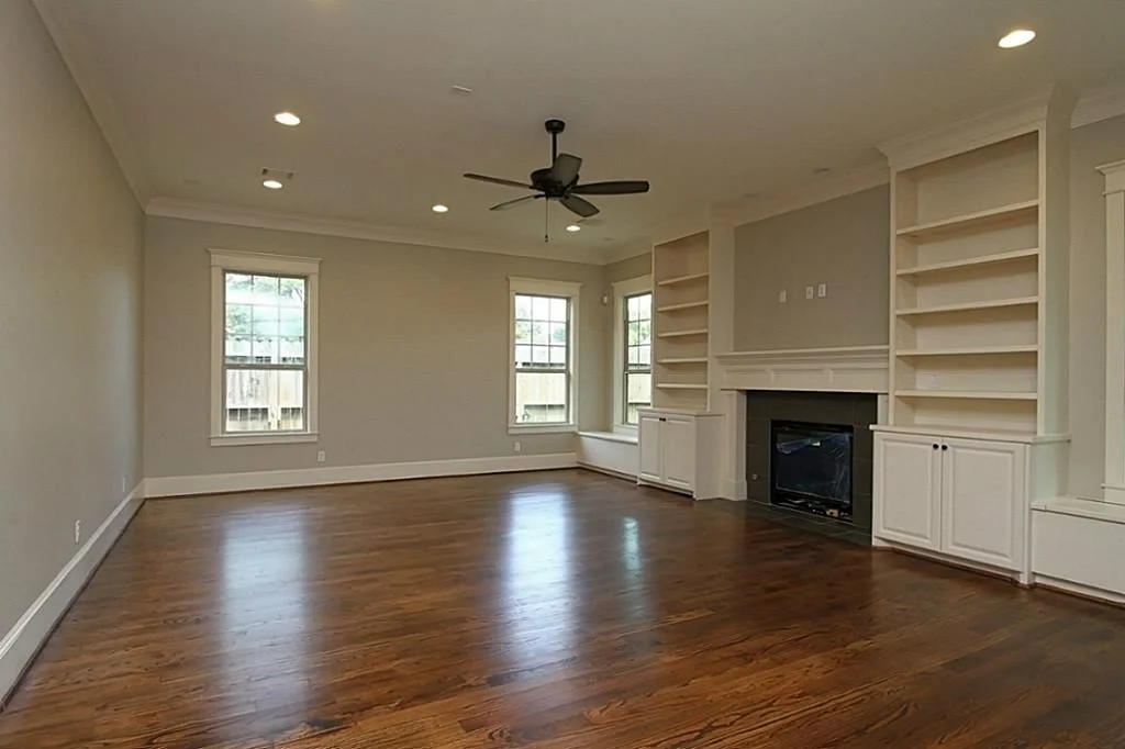 1918 Chippendale- living .jpg