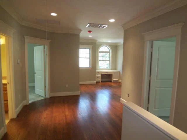 Upstairs landing .jpg
