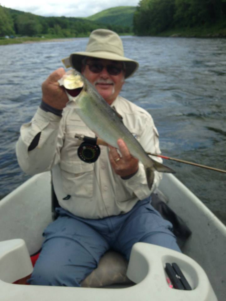 Fly fishing for Shad on the Delaware river