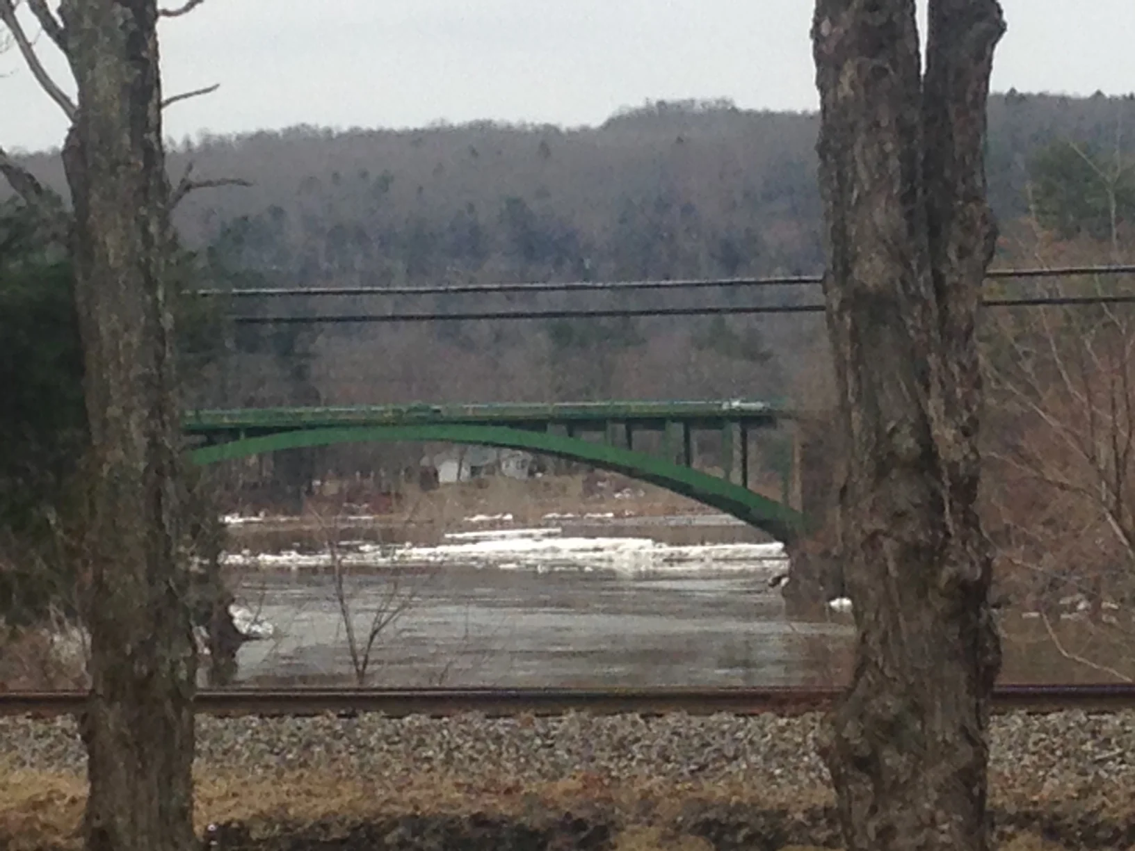 April 5th 10:00 A.M. The Ice is flowing!