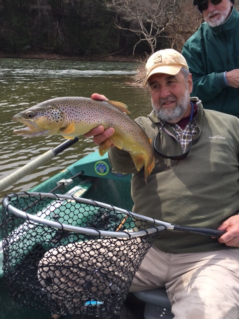 Guide Mike P. displaying a 20" Brown.