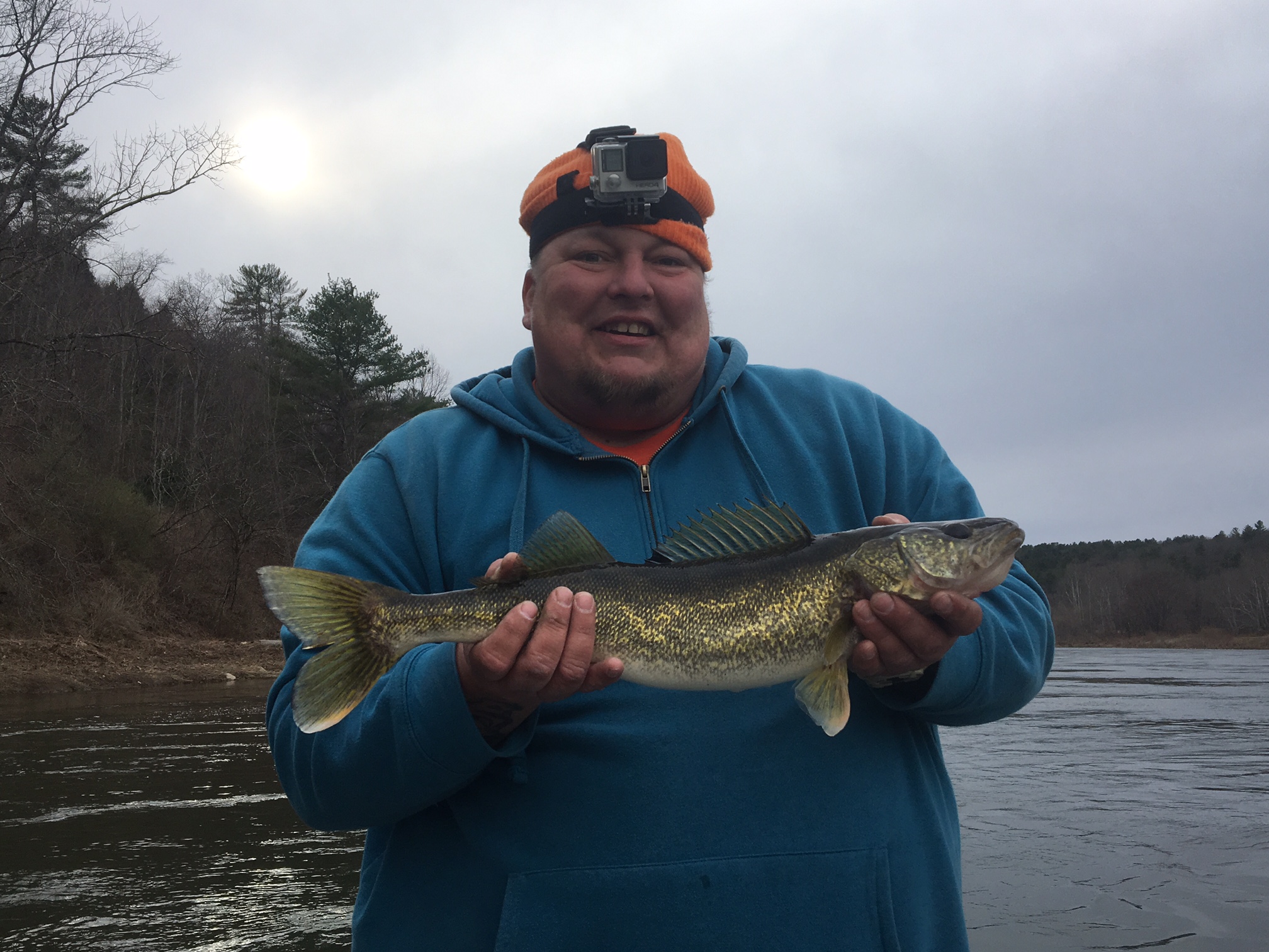 The Reel Raconteur lands a slammer Walleye!