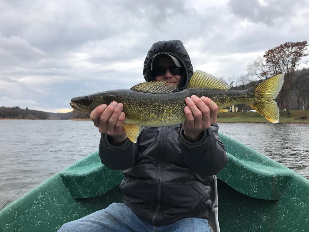 Craig T. hoists his slammer 23" Walleye.