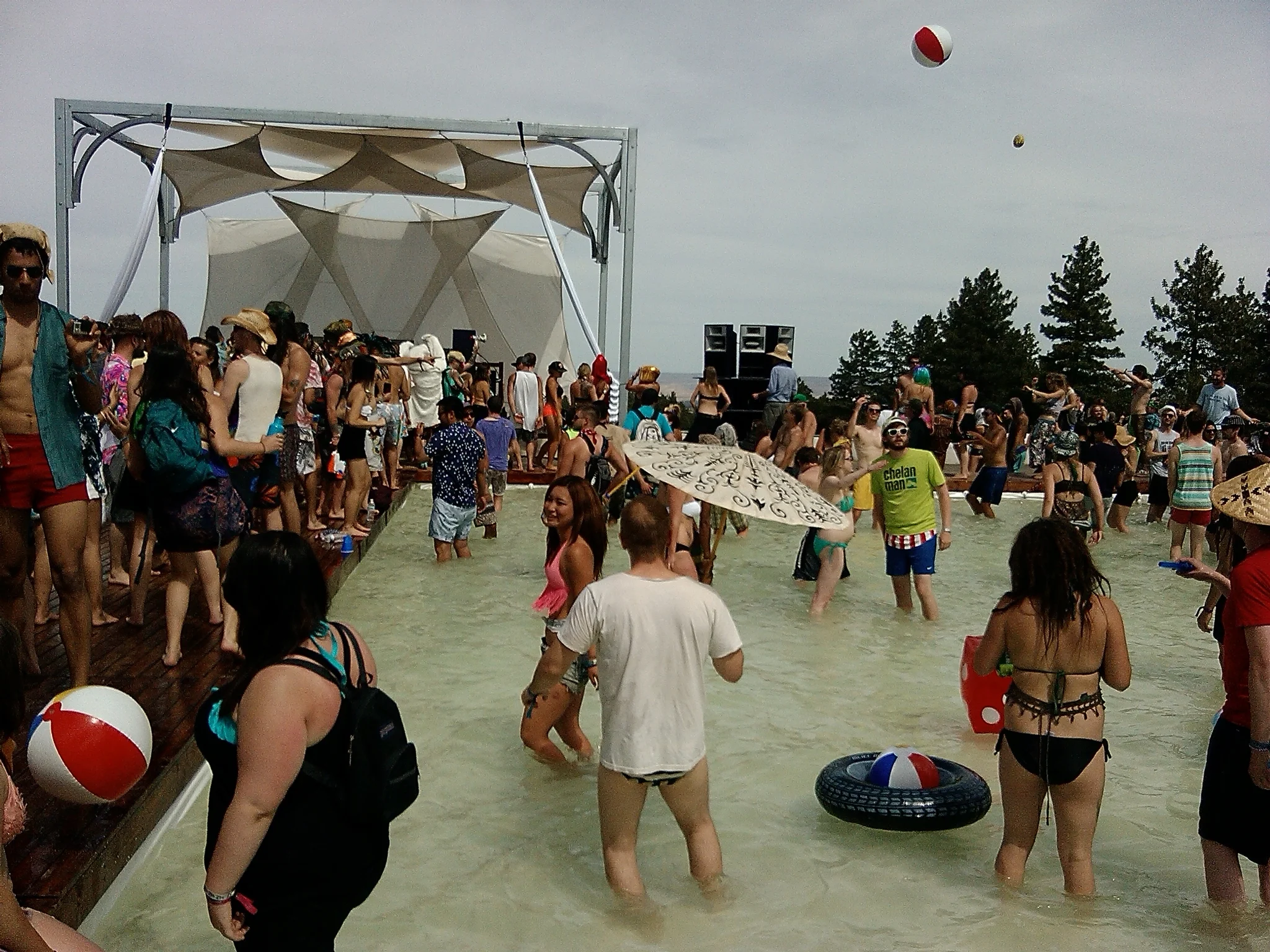 Splash Pool What The Festival 2014