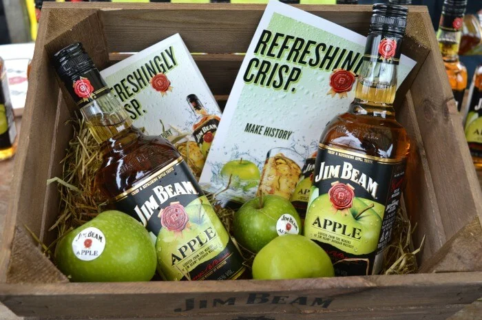 JIM-BEAM-APPLE-3.jpg