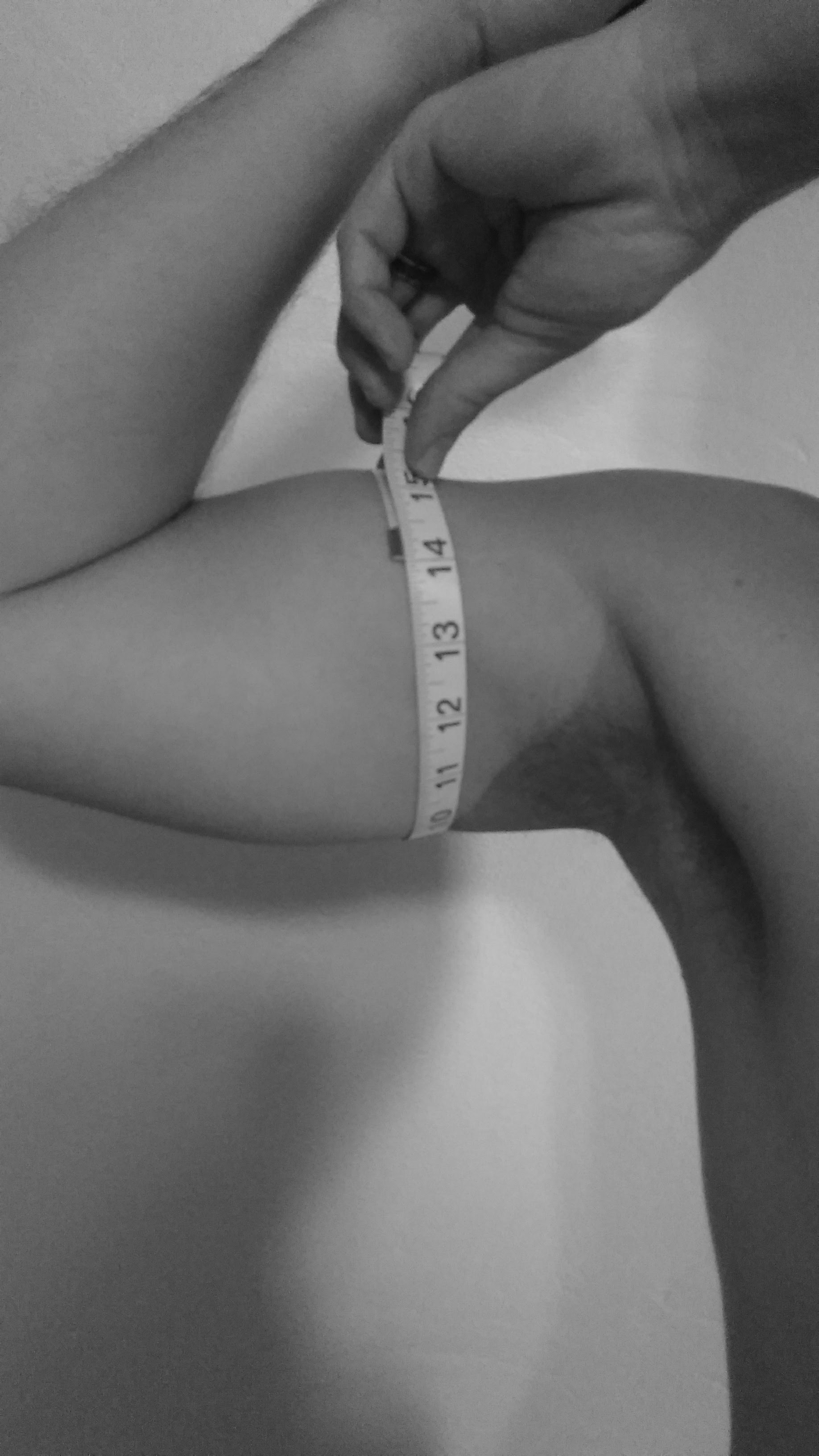 There are several ways to measure the biceps depending on your goals and preferences.  The most important factor is to ensure that the biceps are measured the same way each time.  For instance be sure to measure either the flexed or relaxed bicep ev…