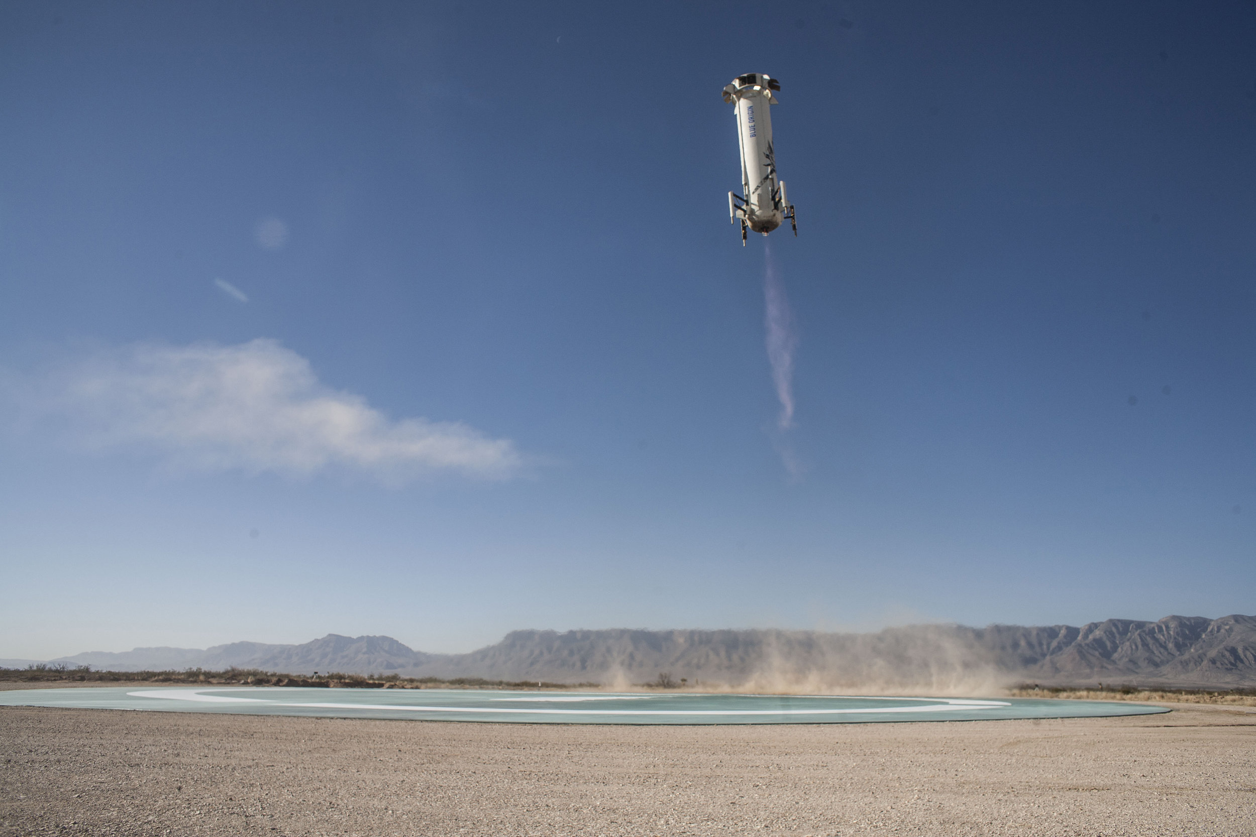 Blue-Origin-New-Shepard-Mission-7-Booster-Landing-1.jpg