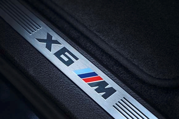 2015-bmw-x6-m-long-beach-blue-(49)-600-001.jpg