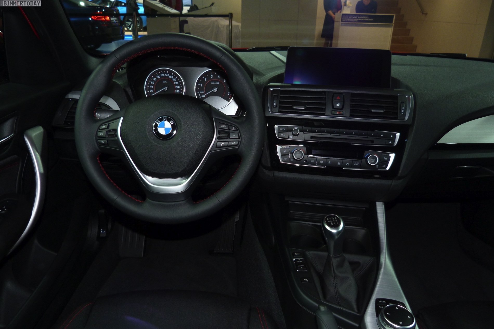 BMW-1-series-facelift-images-geneva-16.jpg