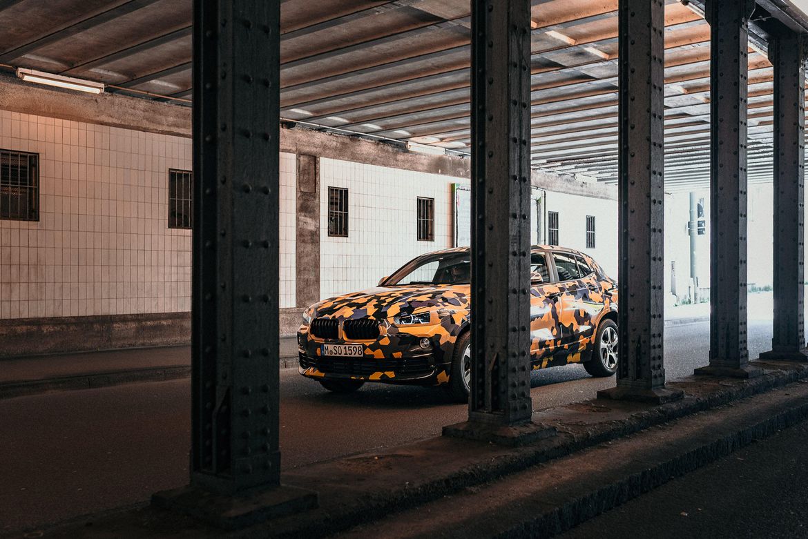 116-2018-bmw-x2-camo-teaser.jpg