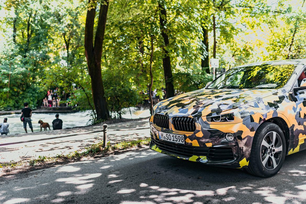 117-2018-bmw-x2-camo-teaser.jpg