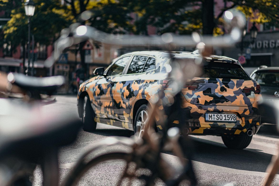 122-2018-bmw-x2-camo-teaser.jpg