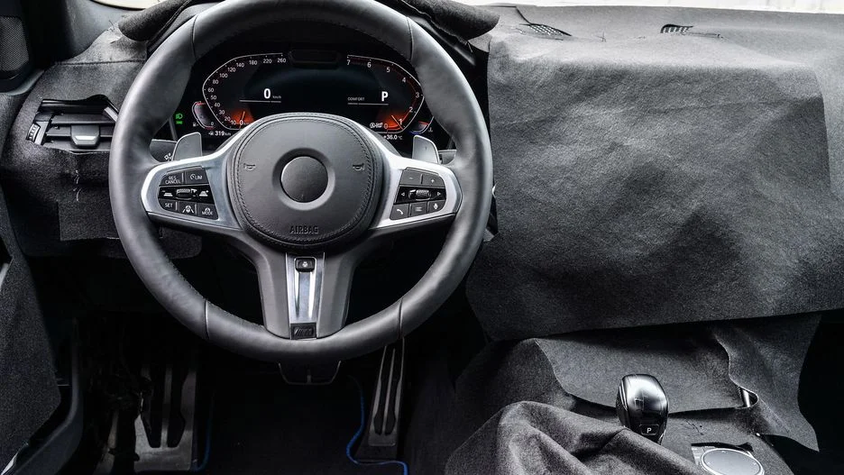 037-2019-bmw-3-series-prototype-drive.jpg