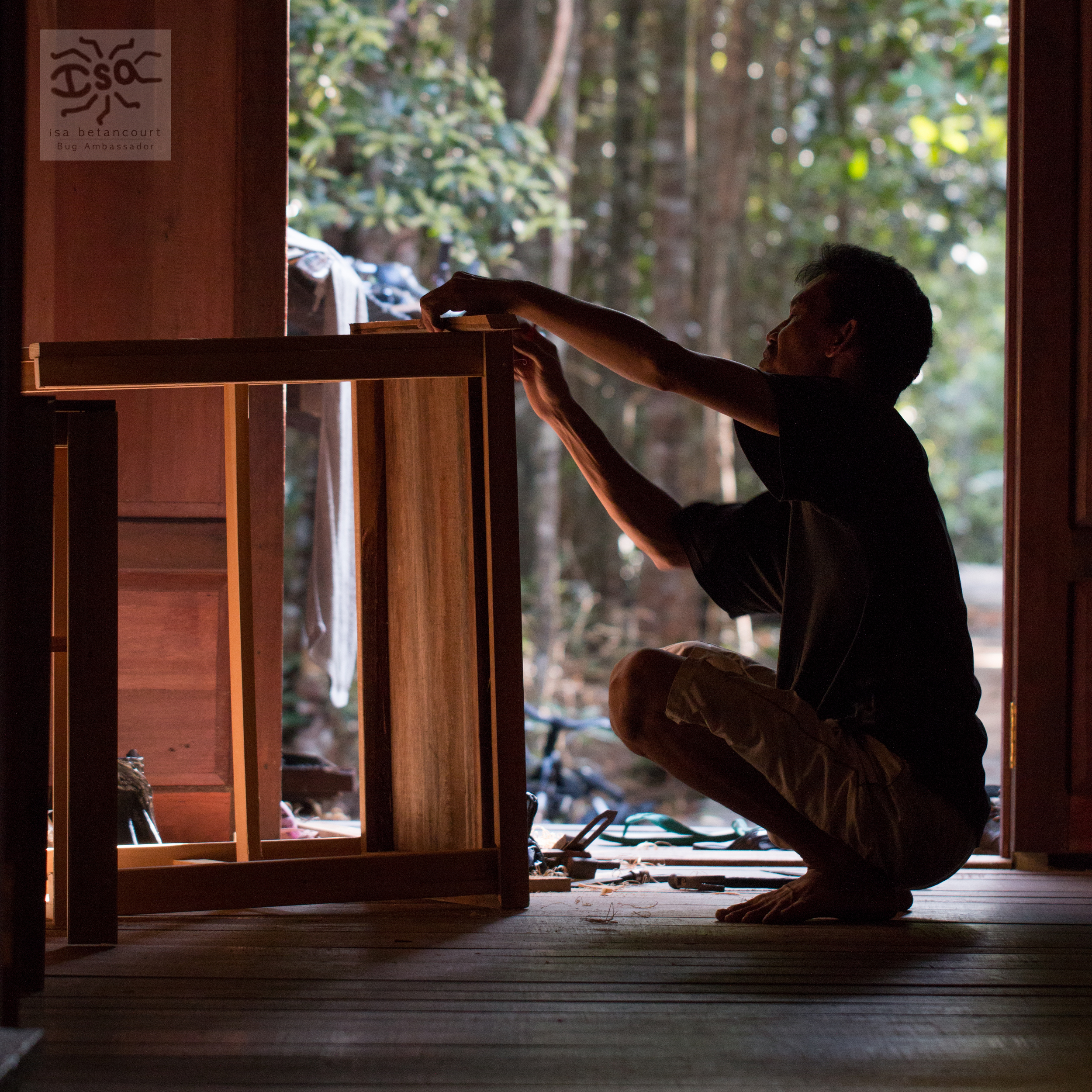  Pak Harley constructs desks for the rooms of the Tuanan Research Camp in Central Kalimantan, Indonesia.&nbsp; 