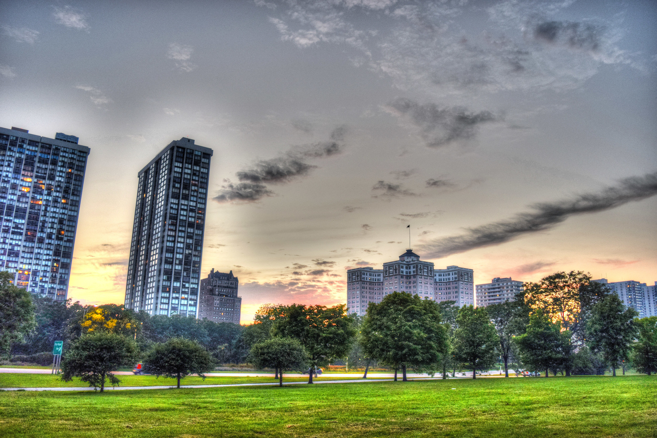 edgewater foster sunset color consolate chicago building classic architecture sharp strong.jpg