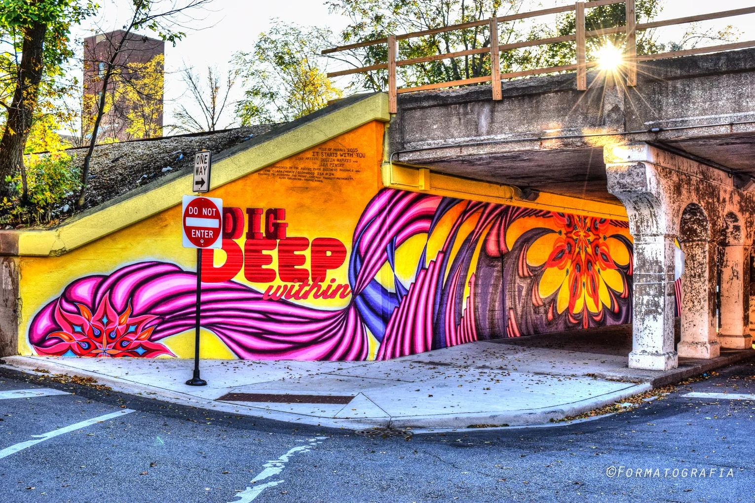 dig-deep-graffiti-sun-street-art.jpg