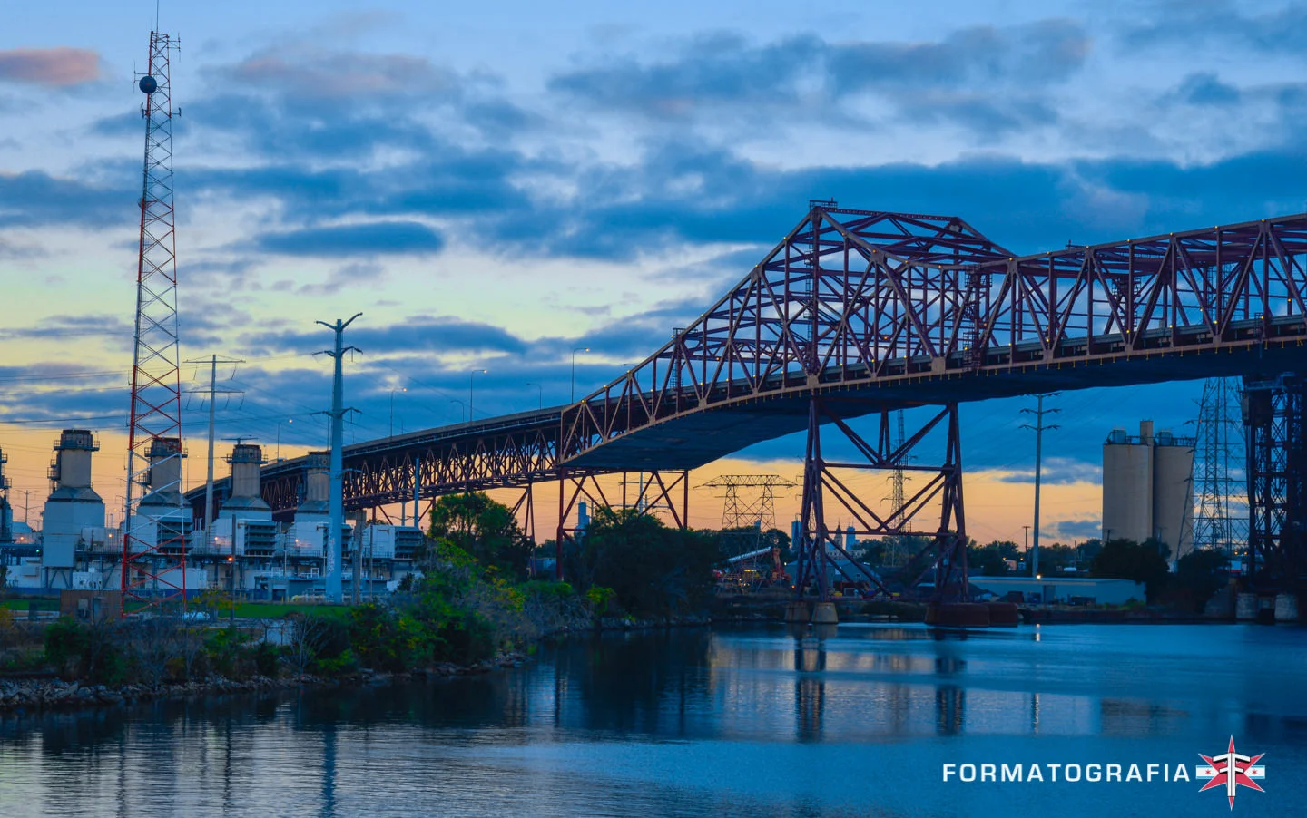 Sunrise Skyway Chicago Illinois Photographer Eric Formato 10-13-44.jpg