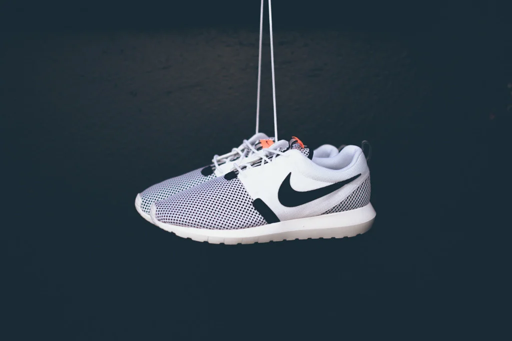 nike roshe run breeze white