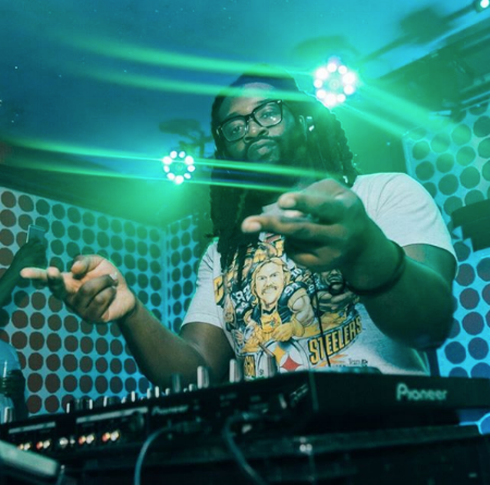 Photo by @REDDVISION