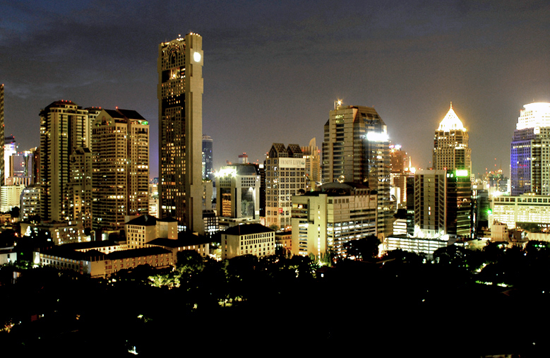 Bangkok Night Skyline copy 800.jpg