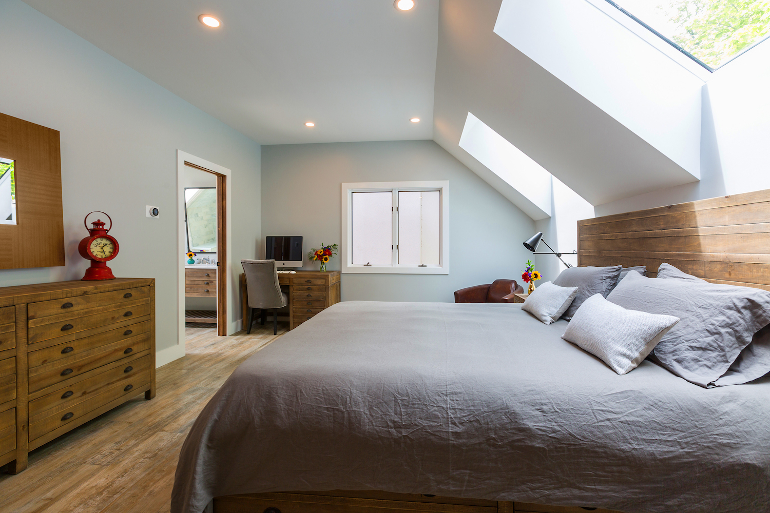 cozy-vermont-bedroom-rennovation.jpg