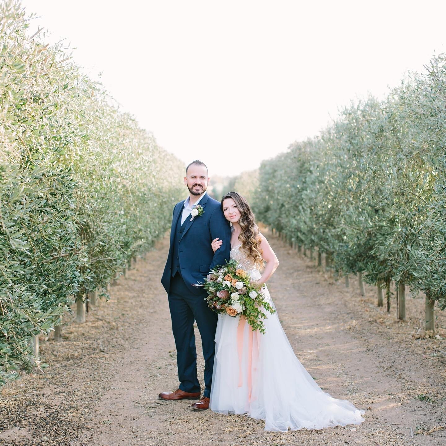 Happiest of birthdays to my loving, caring, handsome husband 😘🥳😘

Photo @annaperevertaylo
Florals @bloomandvine 
MUAH @moscobeauty 
Ribbons @amore_society by @partycrushstudio 
Venue @pheasanttrek 
Dress store @bridetobecouture 
Dress @willowbywat