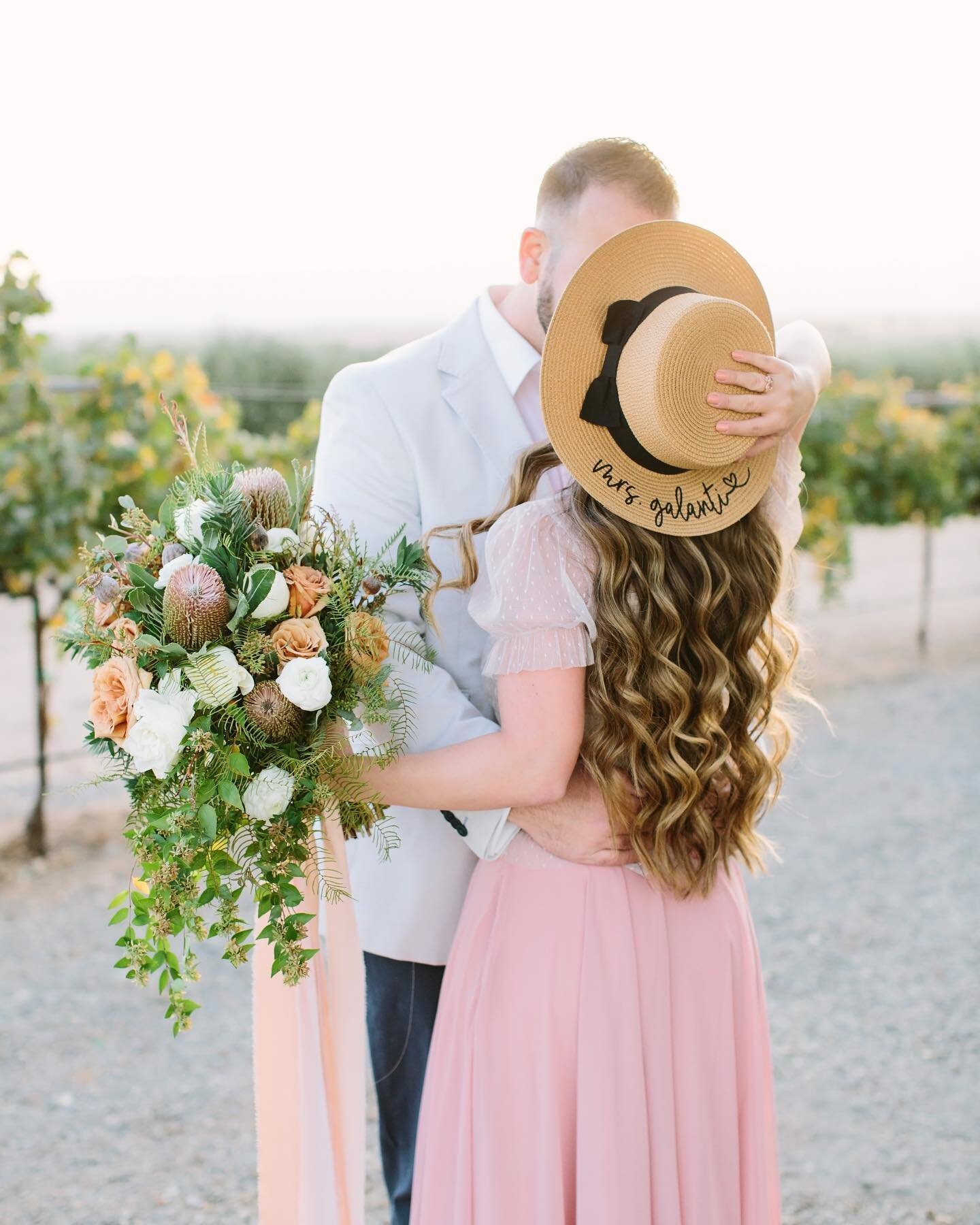 Happy Valentine&rsquo;s! 💕💗💕 May your hearts be filled with love and joy today and every day! 💝
Photo of us by @annaperevertaylo
Florals @bloomandvine 
MUAH @moscobeauty 
Ribbons @partycrushstudio 
Venue @pheasanttrek 
Skirt @shopmorninglavender 