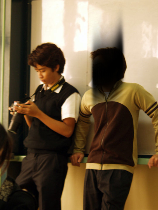 This is me (Guy in black top) with my new DSLR, this is my first experience with SLR