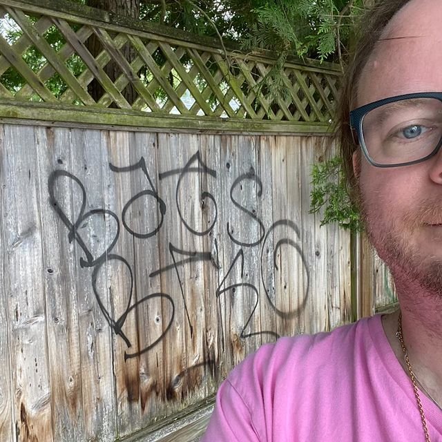 South Surrey Graffiti Selfie (05/09)