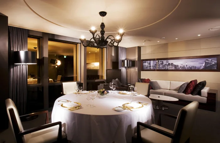 Mercury room
