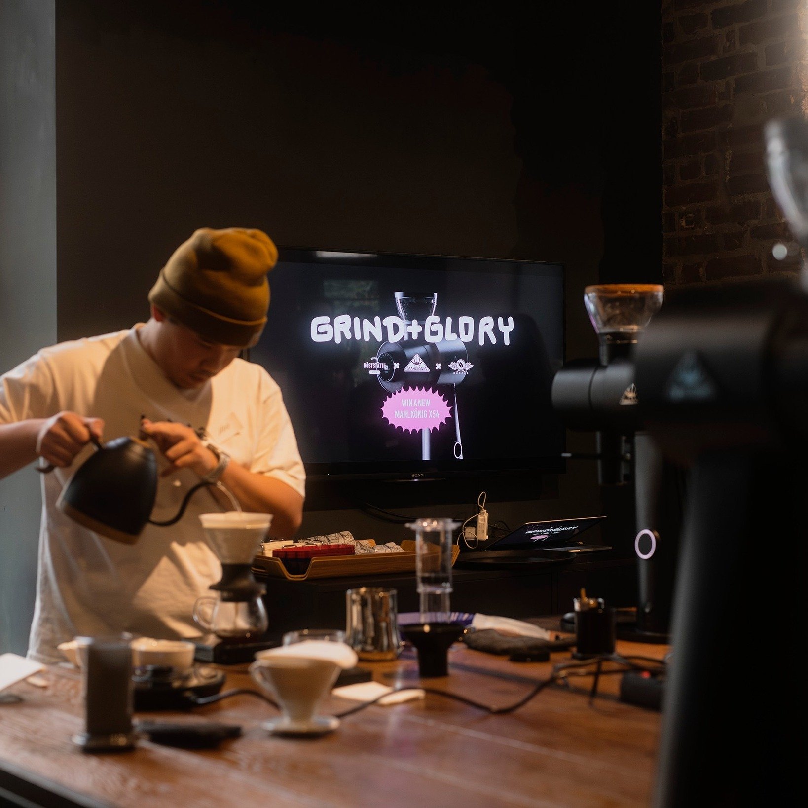We had a fun Barista Battle during Coffee Week Berlin with @cafeimportseurope  and @mahlkonig, where the winner took home a brand new Mahlk&ouml;nig X54 grinder! 💥  Thanks to everyone who joined us for this incredible event! 👏

#CoffeeWeekBerlin #B