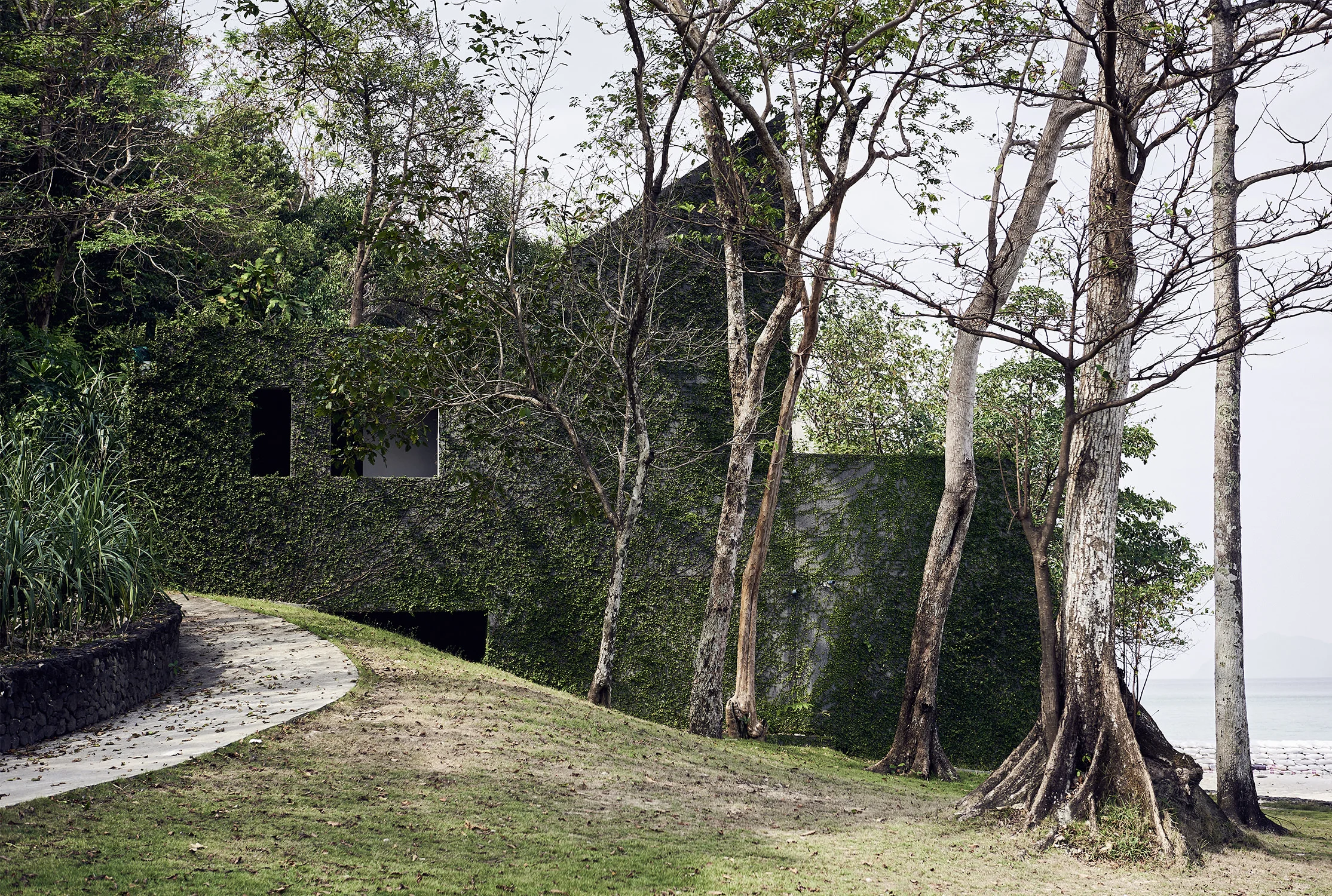unfinished hotel - Thailand Koh Kham